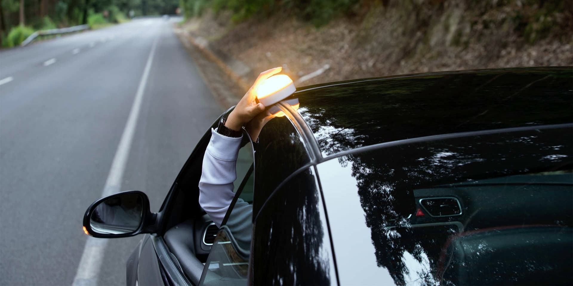 Conmemorativo promedio pagar La DGT hará obligatoria la luz de emergencia en el coche a partir de 2021 |  Diariomotor