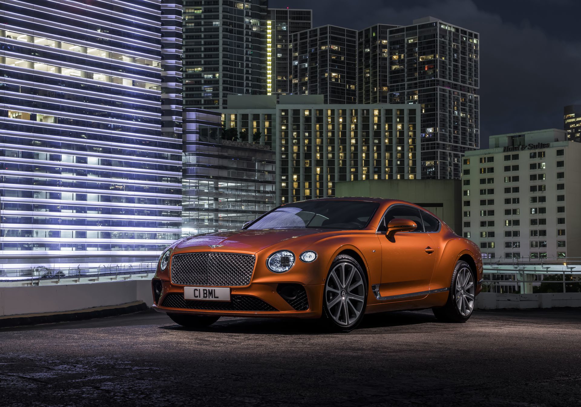 Bentley Continental V8 Photo: James Lipman / Jameslipman.com