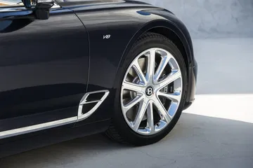 Bentley Continental V8 Photo: James Lipman / Jameslipman.com