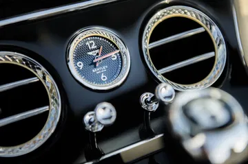 Bentley Continental V8 Photo: James Lipman / Jameslipman.com