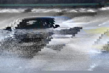 Bmw Serie 1 2020 P90341135 Highres Testing In Miramas T