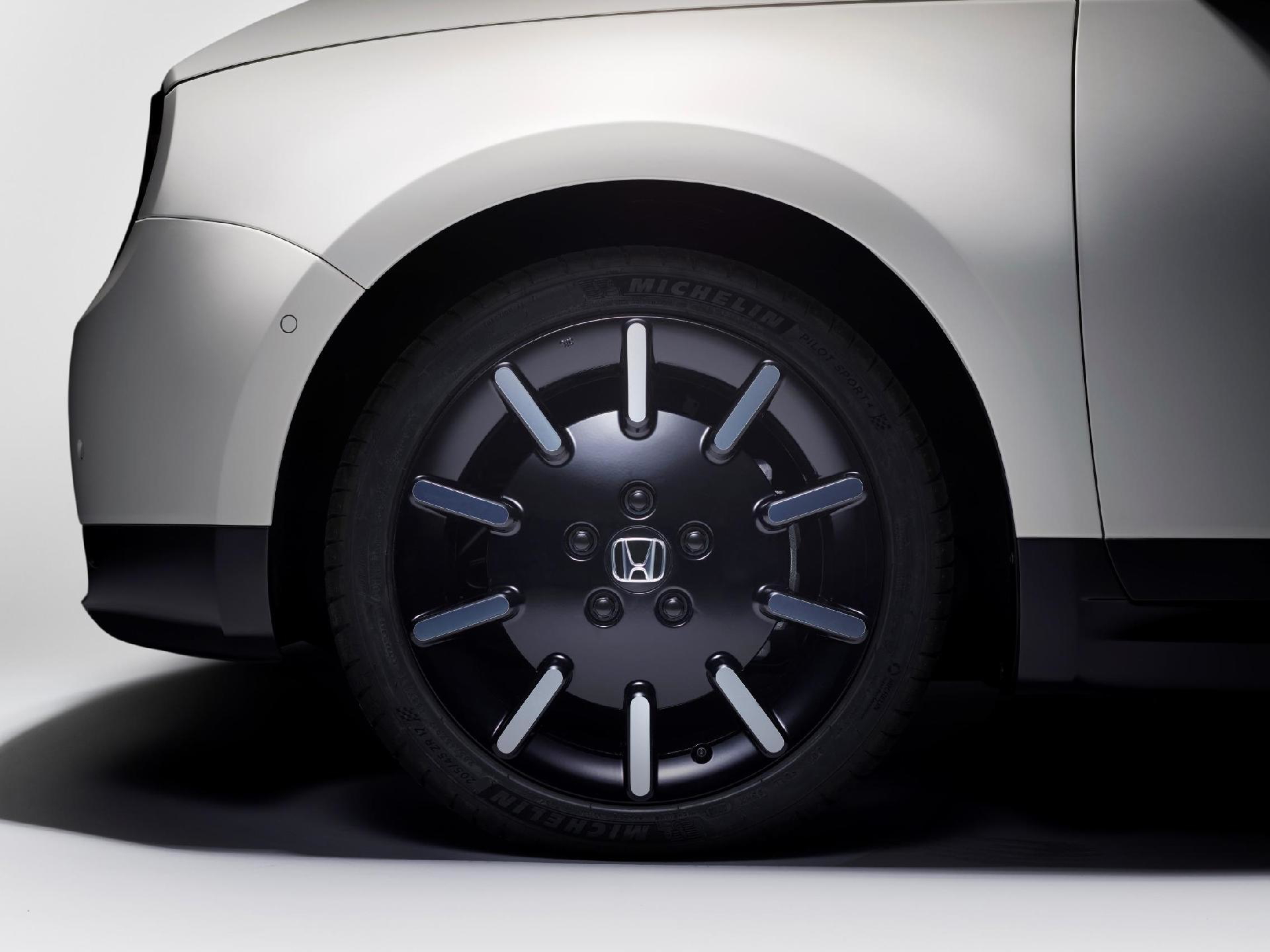 Honda E Prototype Coche Electrico 1683983 162383 Honda E Prototype At Geneva International Motorshow