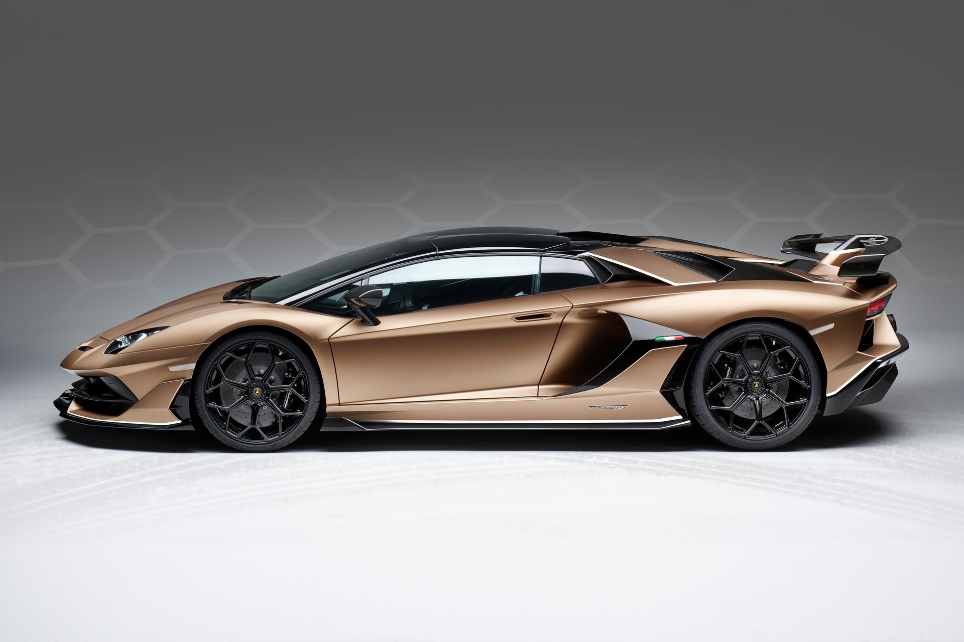 Lamborghini Aventador Svj Roadster 21