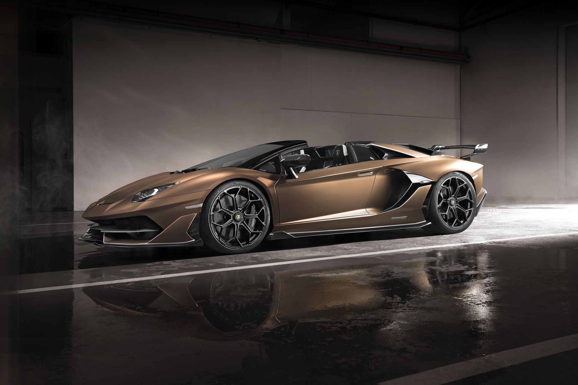 Lamborghini Aventador Svj Roadster 7