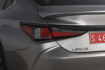 Lexus Es 300h 0319 010