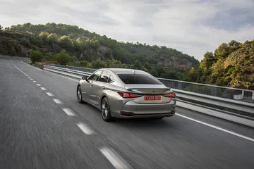 Lexus Es 300h 0319 016