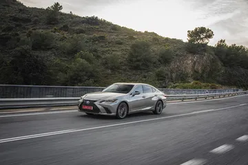 Lexus Es 300h 0319 030
