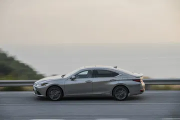 Lexus Es 300h 0319 033