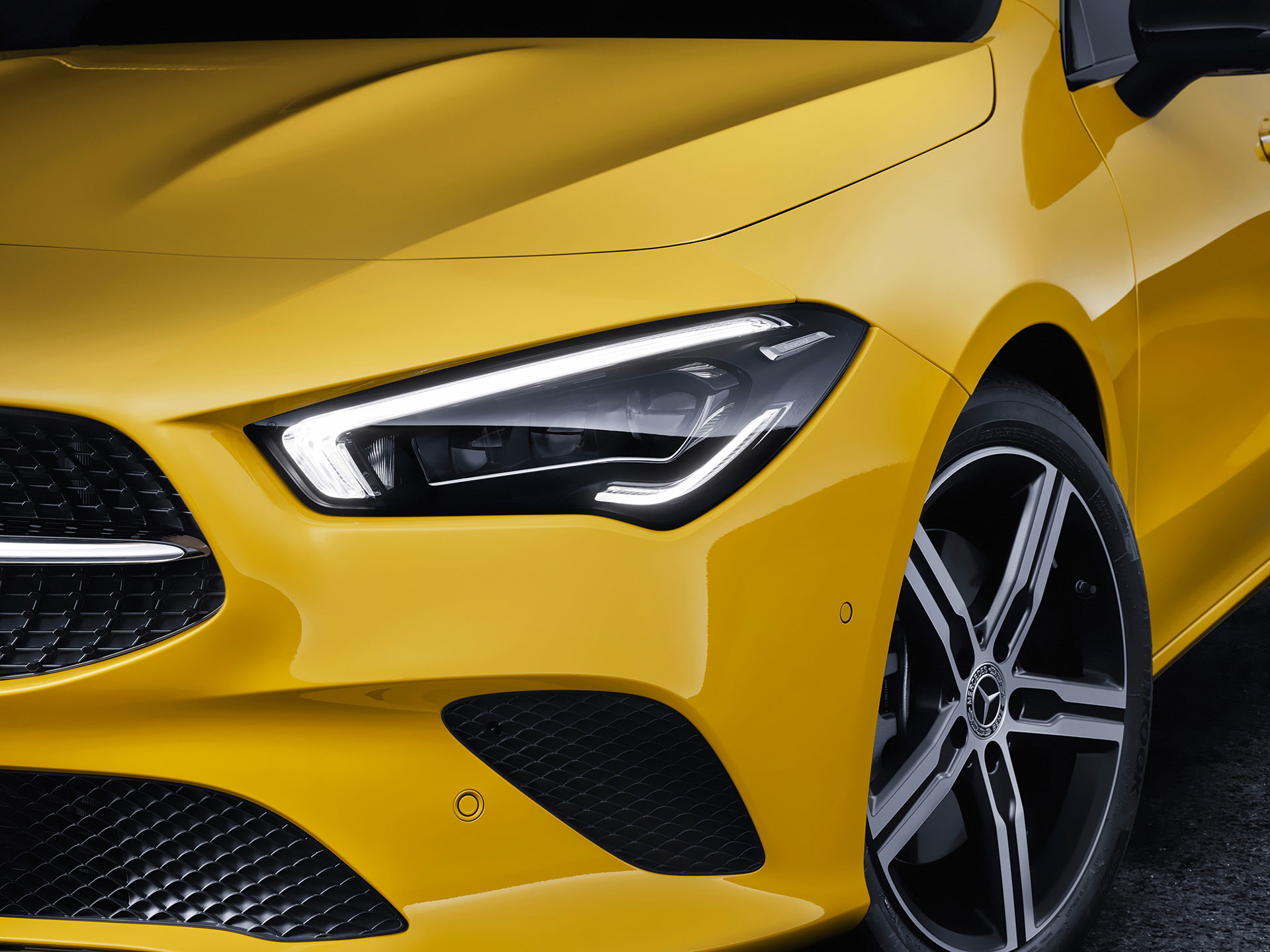 Mercedes Cla Shooting Brake 2019 Amarillo Exterior 02