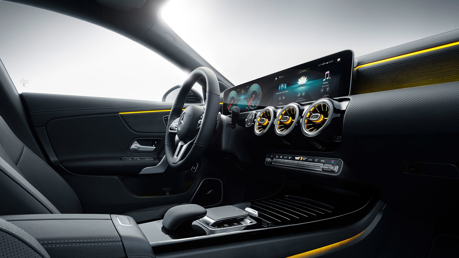Mercedes Cla Shooting Brake 2019 Interior 01