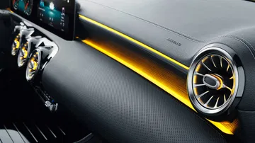 Mercedes Cla Shooting Brake 2019 Interior 02