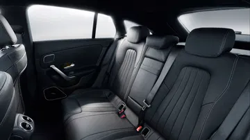 Mercedes Cla Shooting Brake 2019 Interior 04