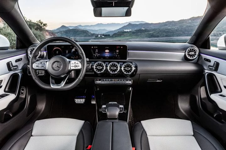 Mercedes Cla Shooting Brake 2019 Interior 06