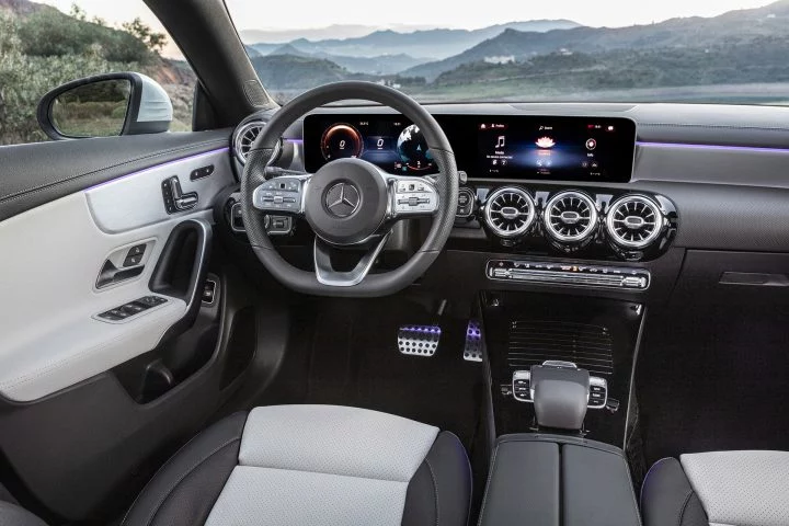 Mercedes Cla Shooting Brake 2019 Interior 07
