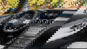 Mercedes Glc Coupe 2019 Interior 01