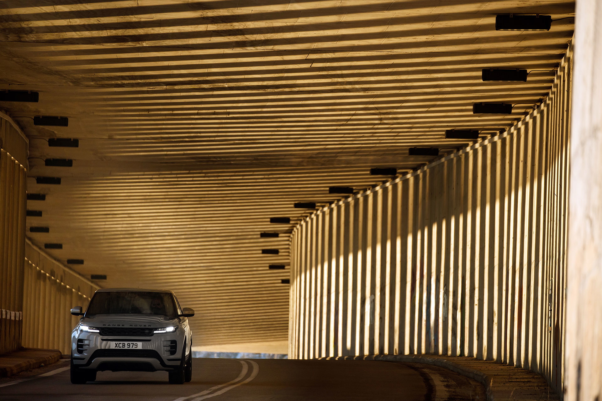 Range Rover Evoque 2019 Gris Movimiento 74