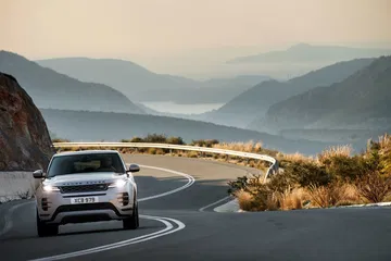 Range Rover Evoque 2019 Gris Movimiento 77