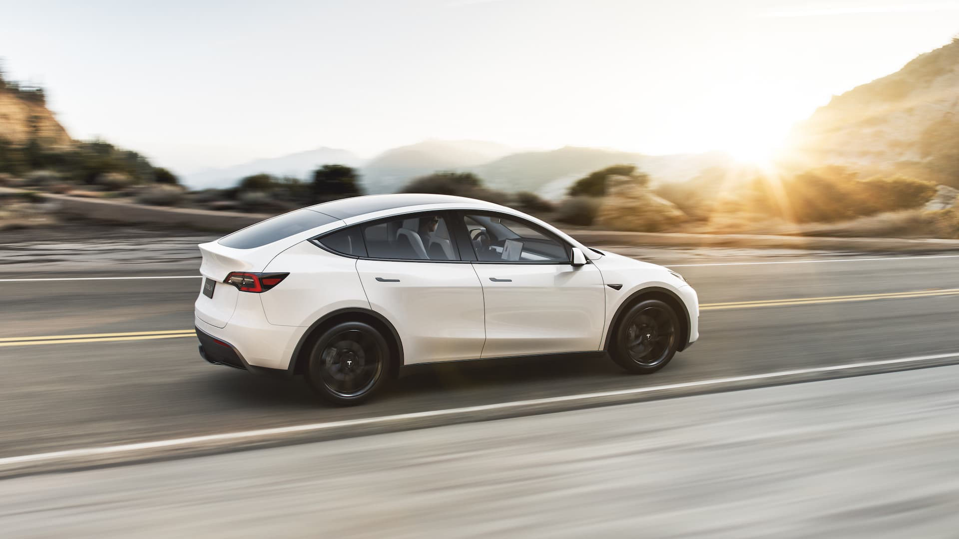 Tesla Model Y 2021 3