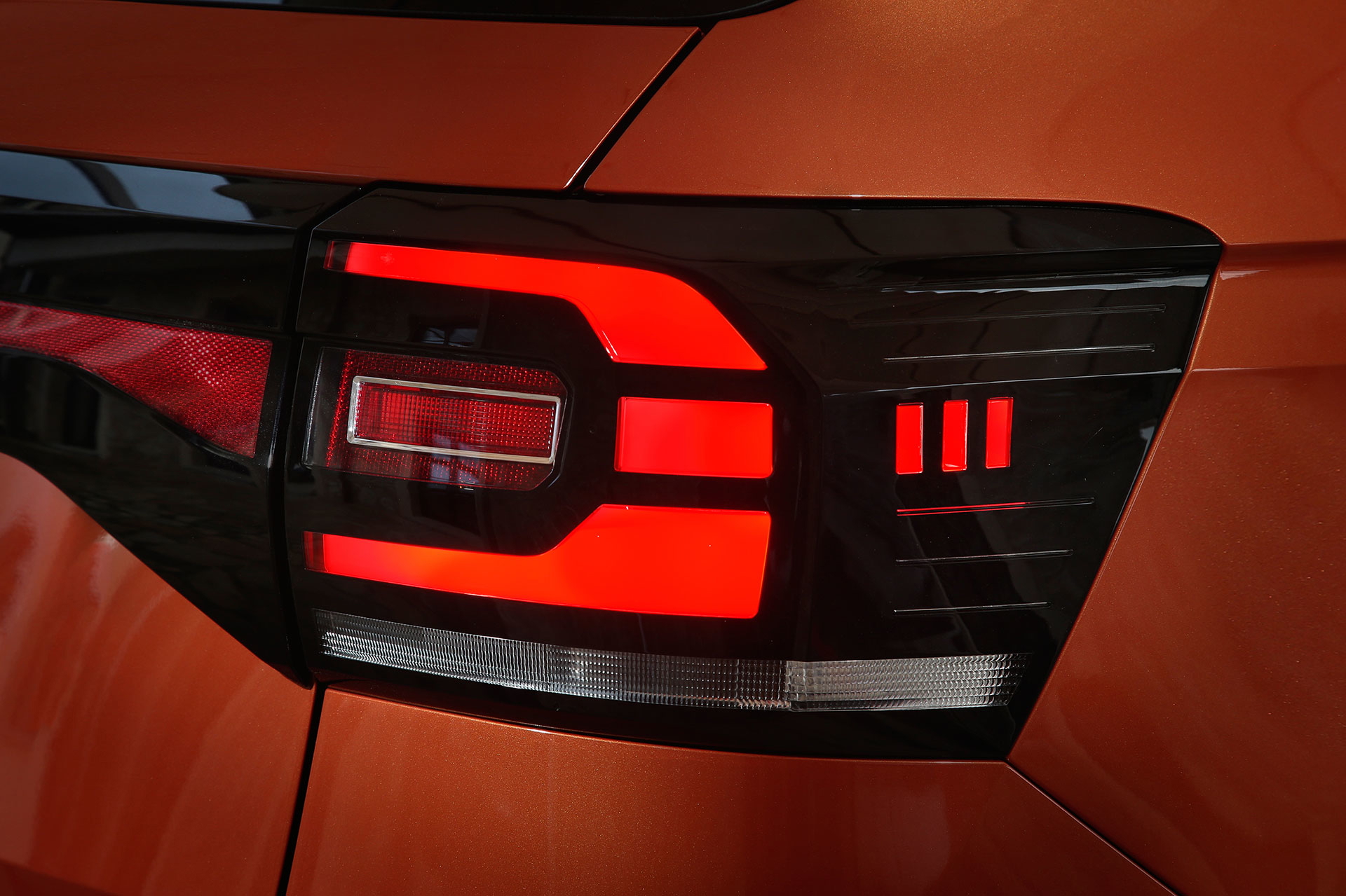 Volkswagen T Cross 2019 Naranja Prueba Interior 11