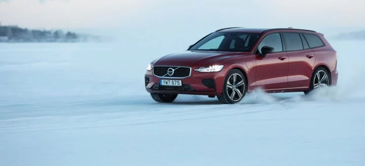 Volvo V60 2019 Rojo Nieve