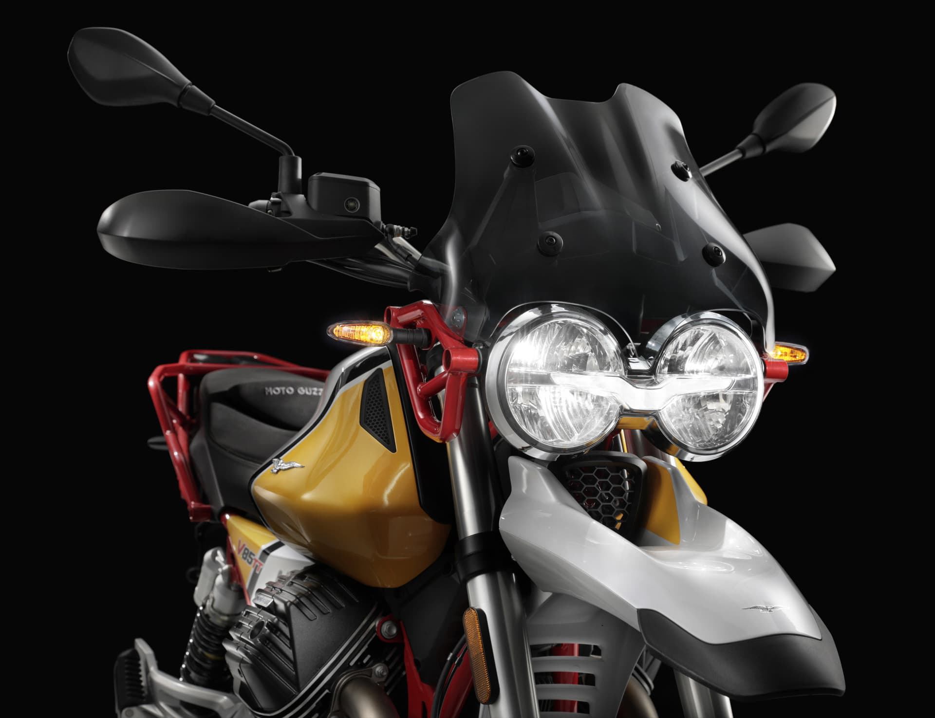 20 Moto Guzzi V85 Tt