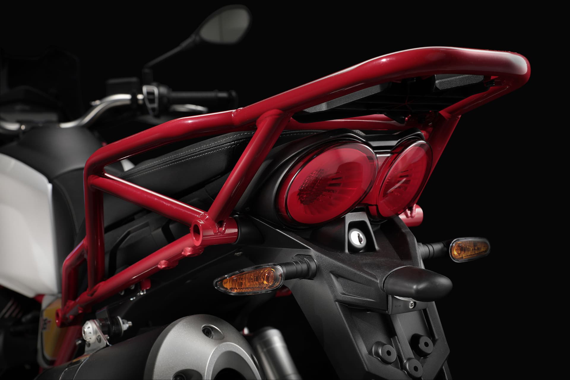 23 Moto Guzzi V85 Tt