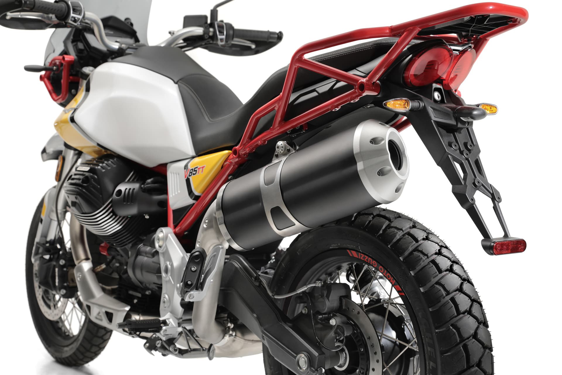 26 Moto Guzzi V85 Tt