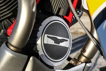 28 Moto Guzzi V85 Tt