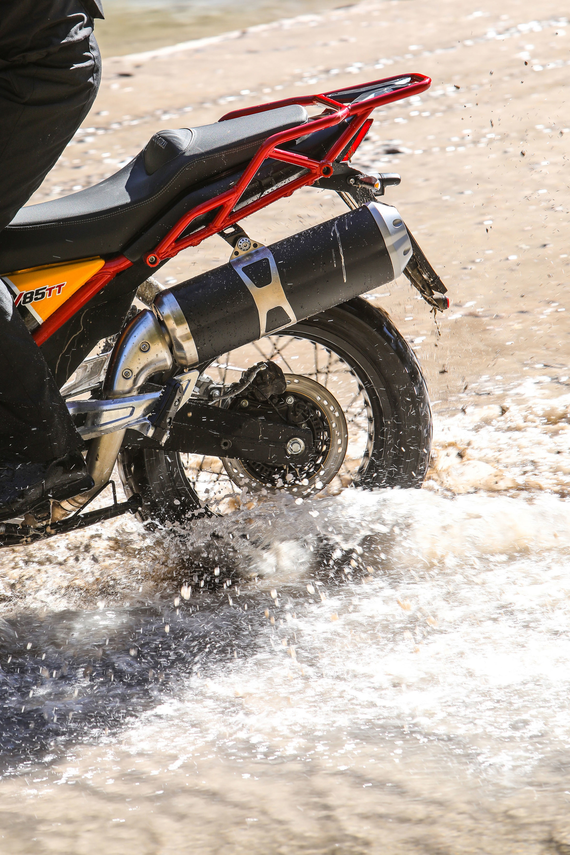 51 Moto Guzzi V85 Tt