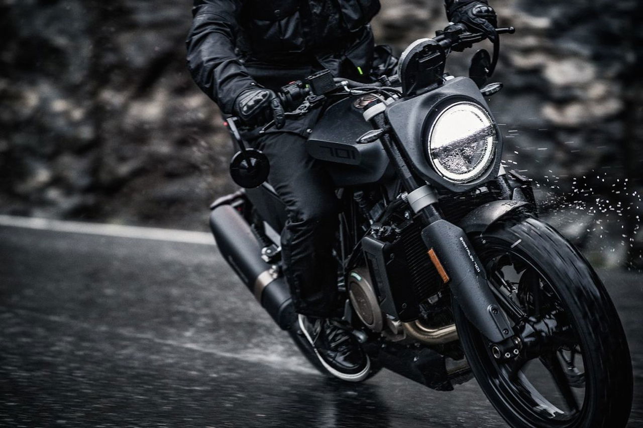 52585 Svartpilen 701 2019