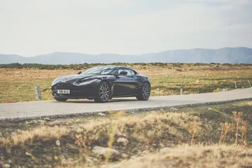 Aston Martin Db 11 Dm 10