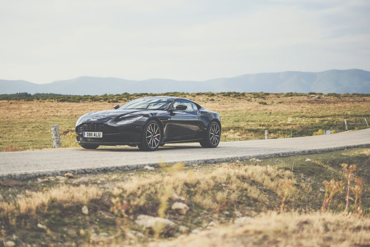 Aston Martin Db 11 Dm 10
