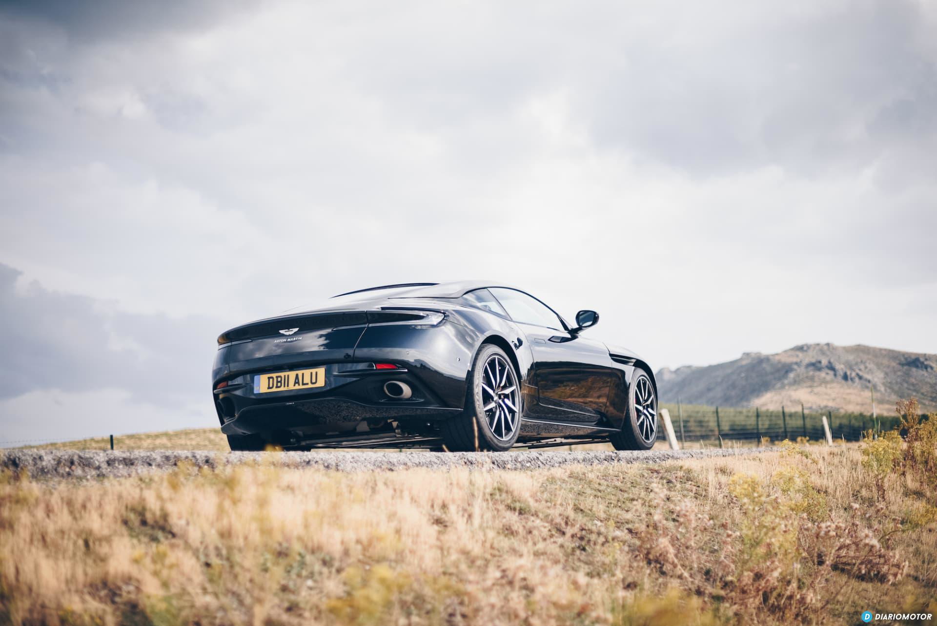 Aston Martin 8