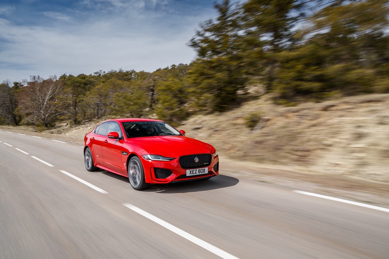 Jaguar Xe 2020 0419 007