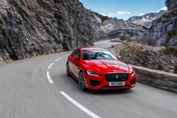 Jaguar Xe 2020 0419 013
