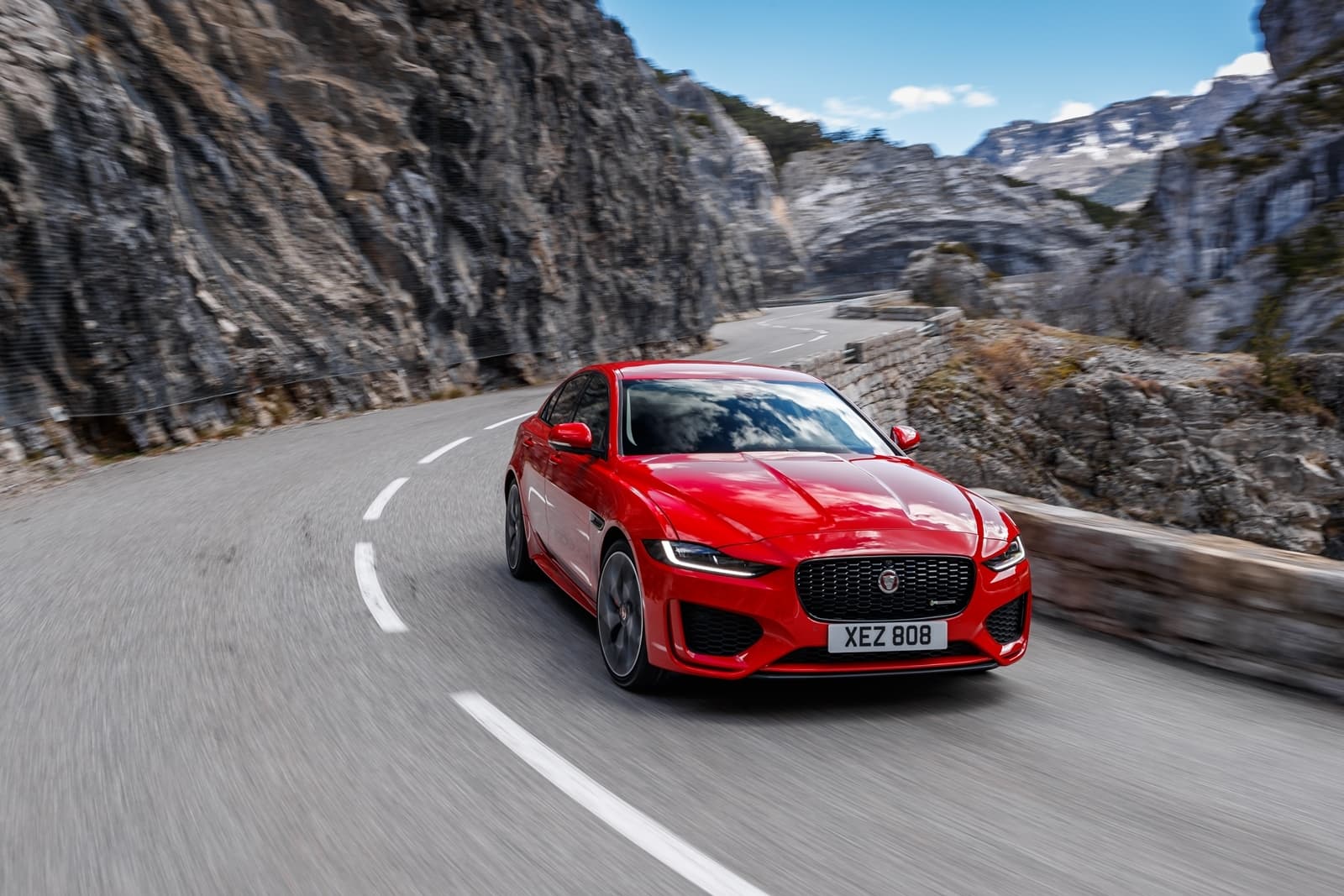 Jaguar Xe 2020 0419 013