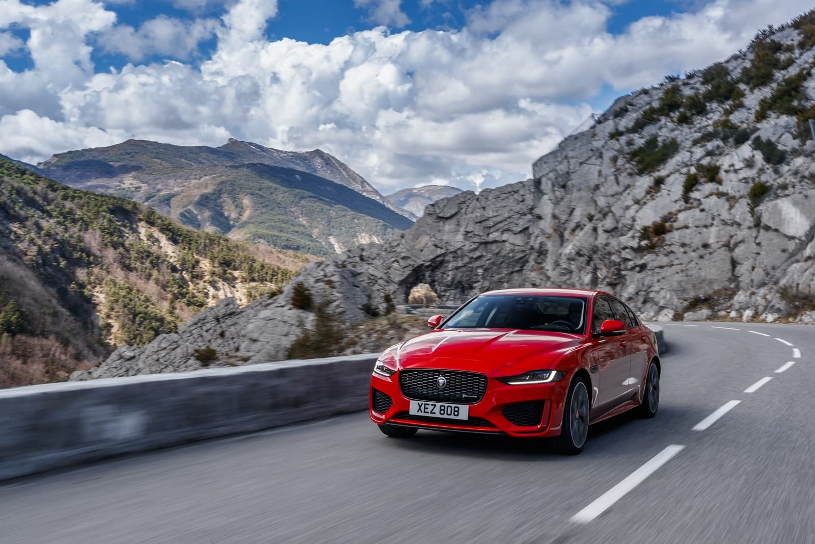 Jaguar Xe 2020 0419 016