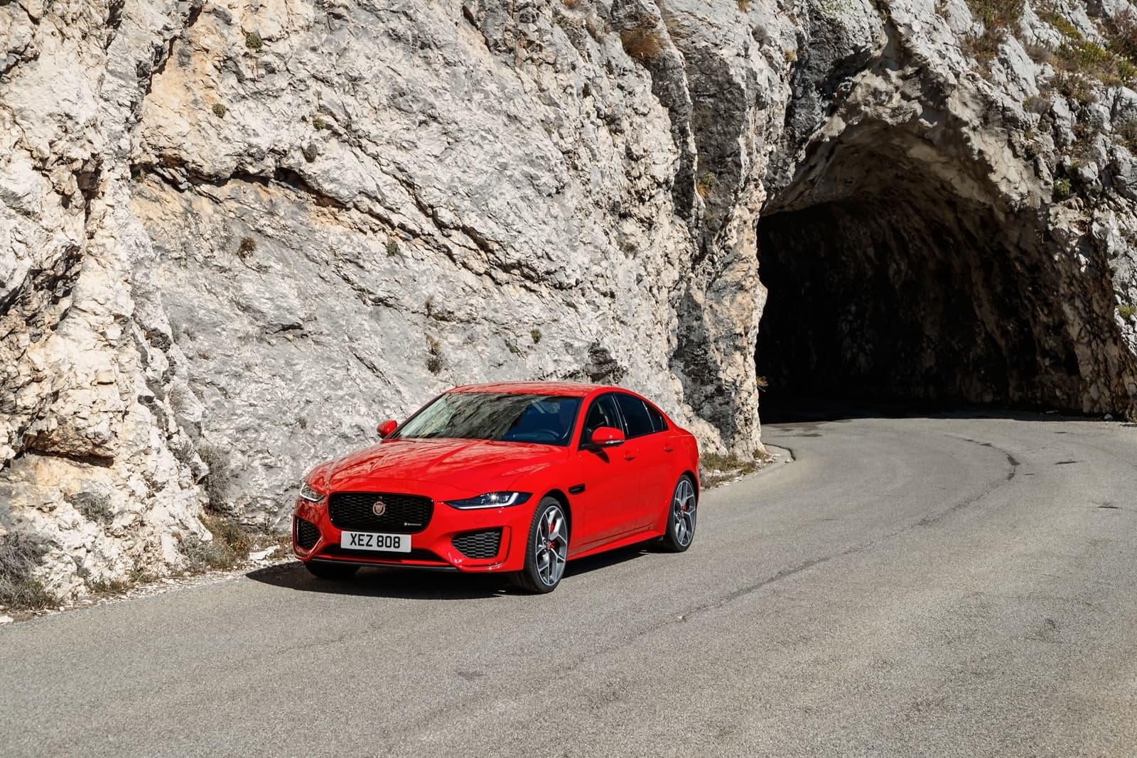 Jaguar Xe 2020 0419 020