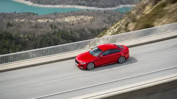 Jaguar Xe 2020 0419 022