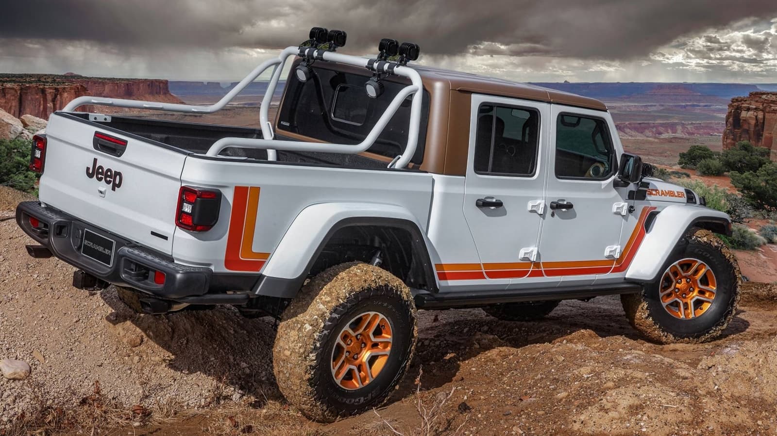 Jeep Gladiator Concept Scrambler 0419 005