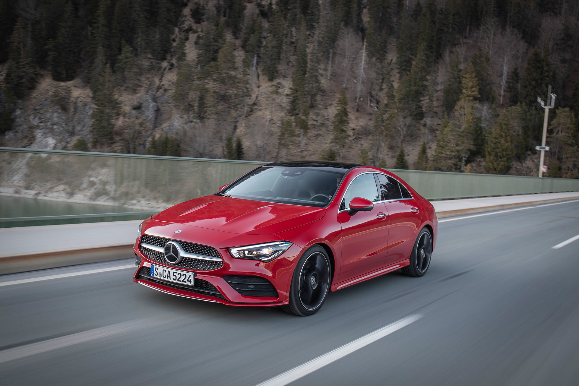 Mercedes Cla 2019 Rojo Prueba 44