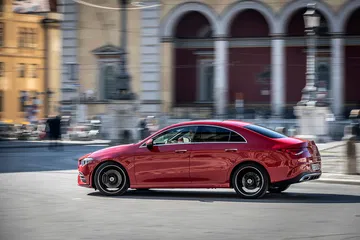 Mercedes Cla 2019 Rojo Prueba 53