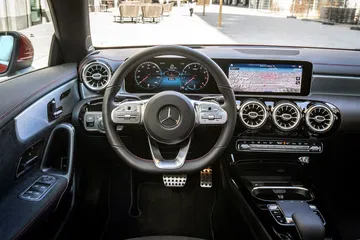 Mercedes Cla 2019 Rojo Prueba 76