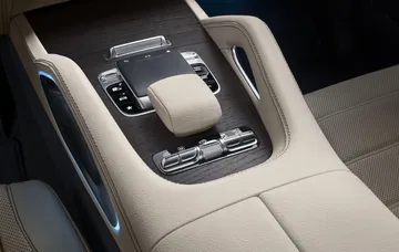 Der Neue Mercedes Benz Gls: Die S Klasse Unter Den Suv The New Mercedes Benz Gls: The S Class Of Suvs