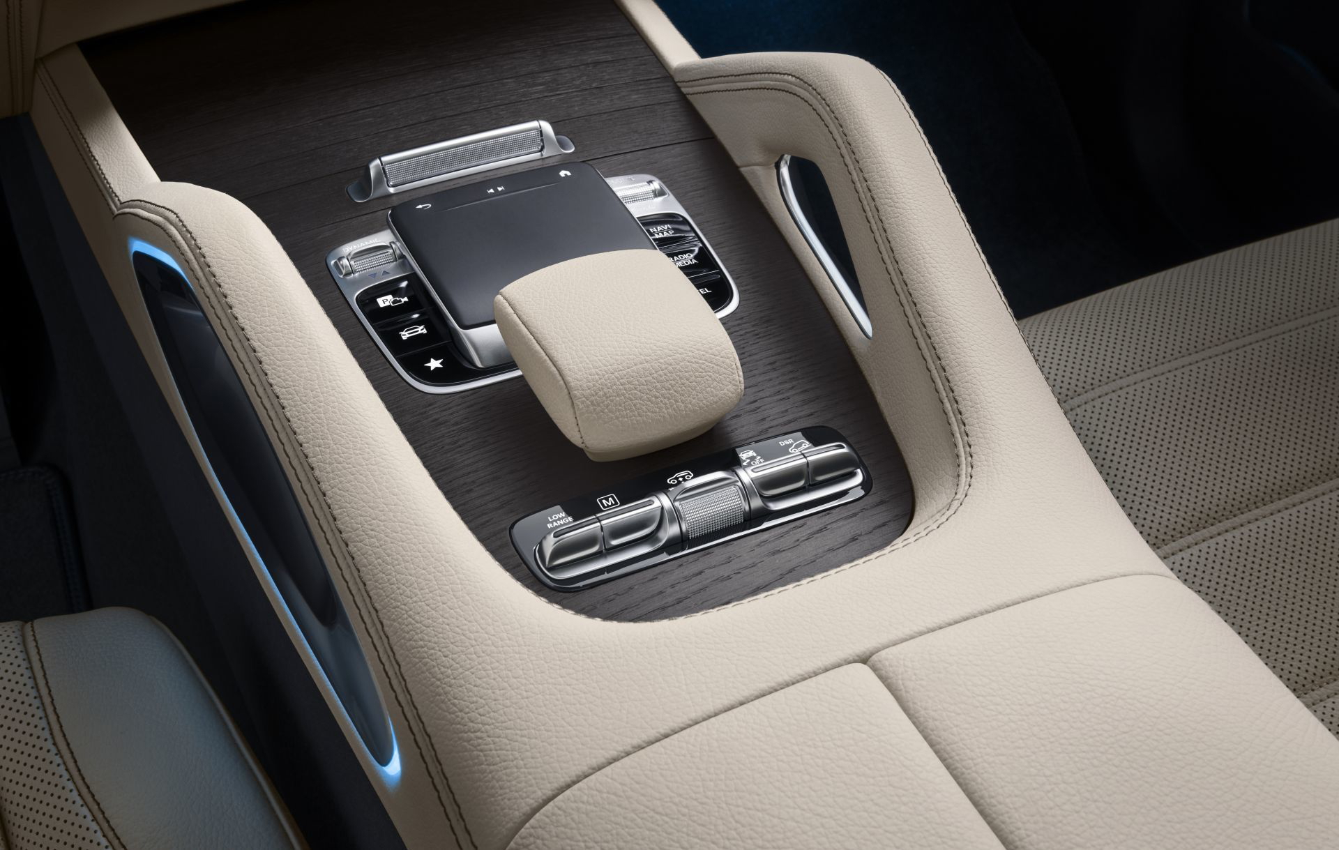Der Neue Mercedes Benz Gls: Die S Klasse Unter Den Suv The New Mercedes Benz Gls: The S Class Of Suvs
