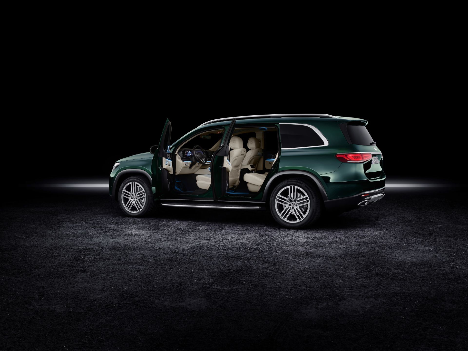 Der Neue Mercedes Benz Gls: Die S Klasse Unter Den Suv The New Mercedes Benz Gls: The S Class Of Suvs