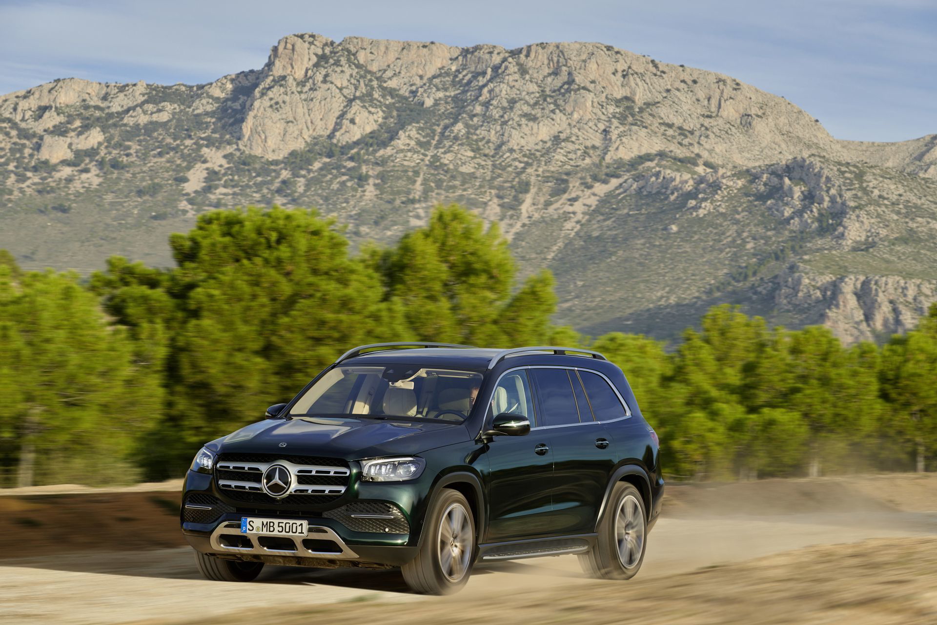 Der Neue Mercedes Benz Gls: Die S Klasse Unter Den Suv The New Mercedes Benz Gls: The S Class Of Suvs