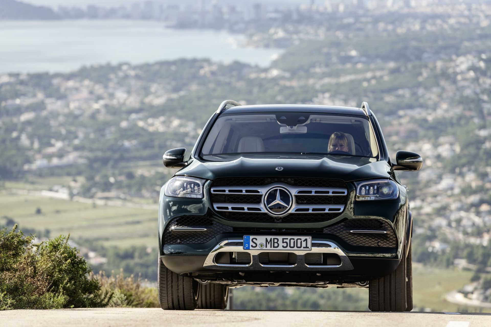 Der Neue Mercedes Benz Gls: Die S Klasse Unter Den Suv The New Mercedes Benz Gls: The S Class Of Suvs