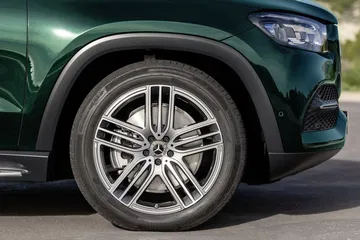 Der Neue Mercedes Benz Gls: Die S Klasse Unter Den Suv The New Mercedes Benz Gls: The S Class Of Suvs