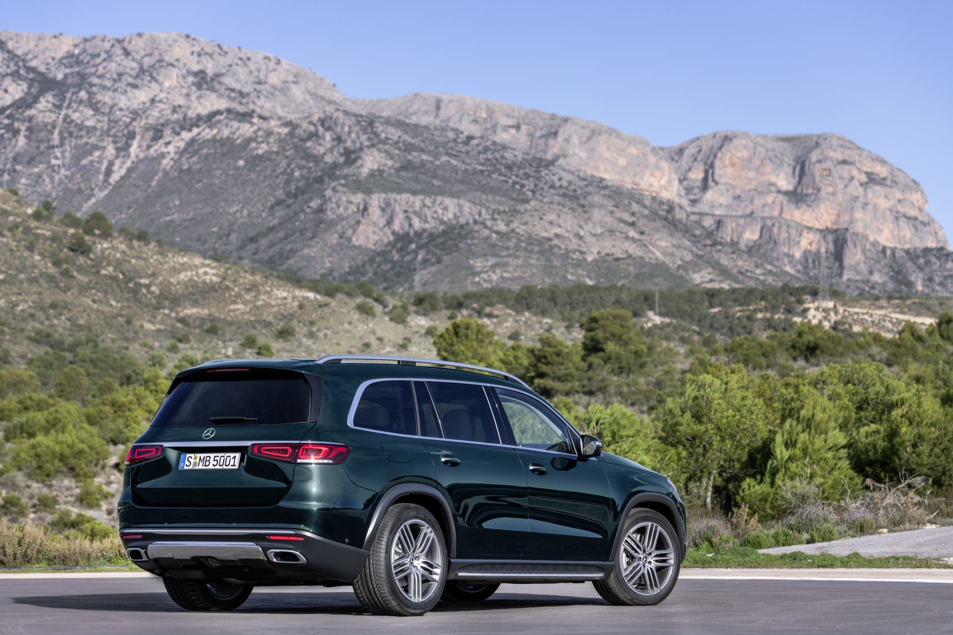 Der Neue Mercedes Benz Gls: Die S Klasse Unter Den Suv The New Mercedes Benz Gls: The S Class Of Suvs